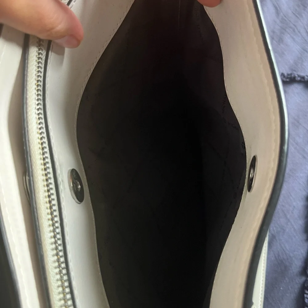 Black and greyish/whitish Michael kors hand bag. Marks shown in picture. - Picture 8 of 8